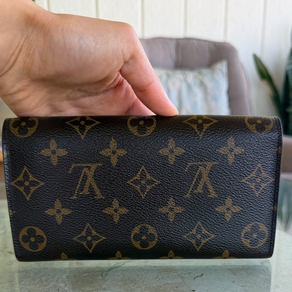 Louis Vuitton Sarah Wallet (L&L) - Picture 4 of 16
